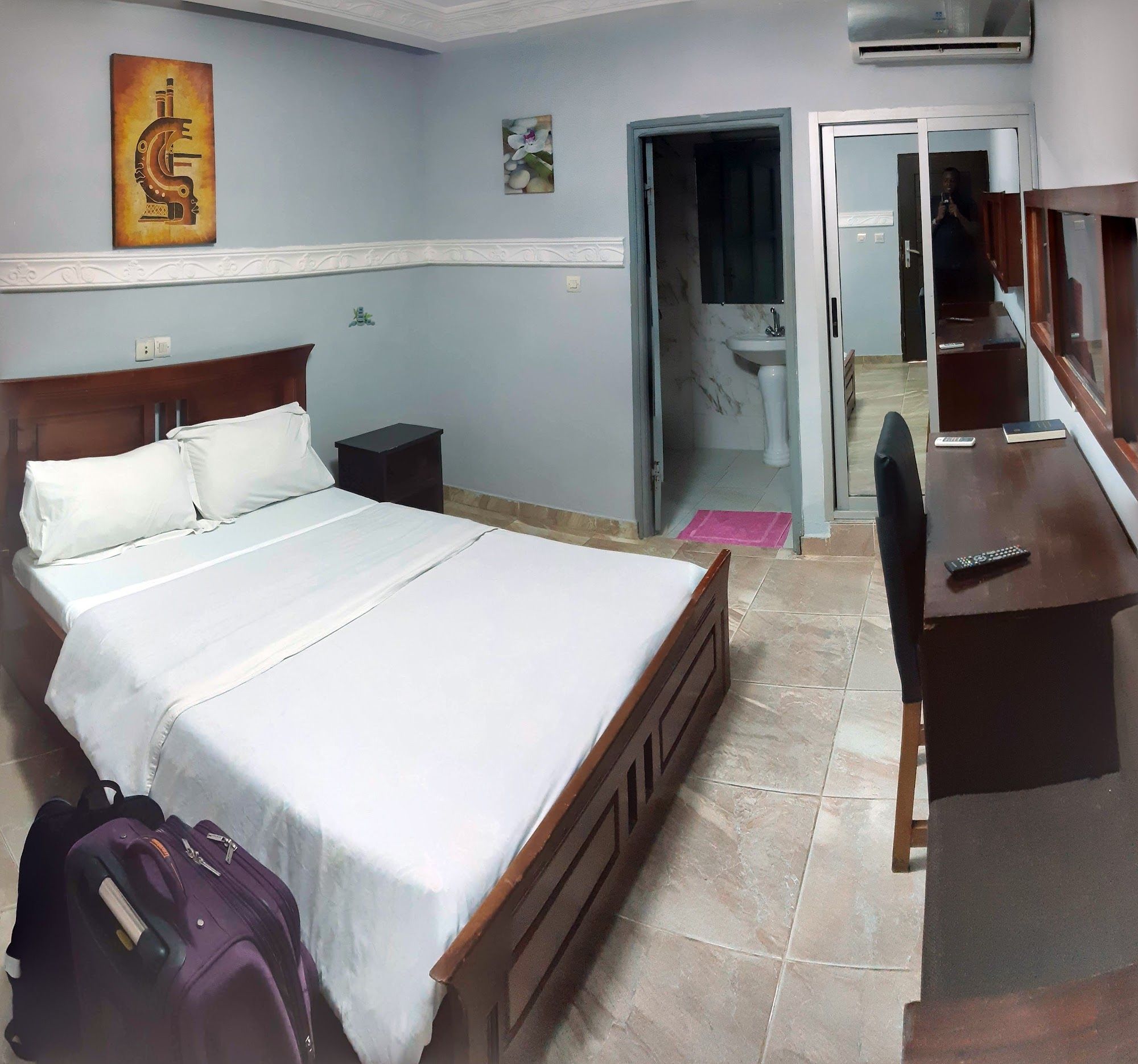 Chambre double avec bureau et salle d'eau